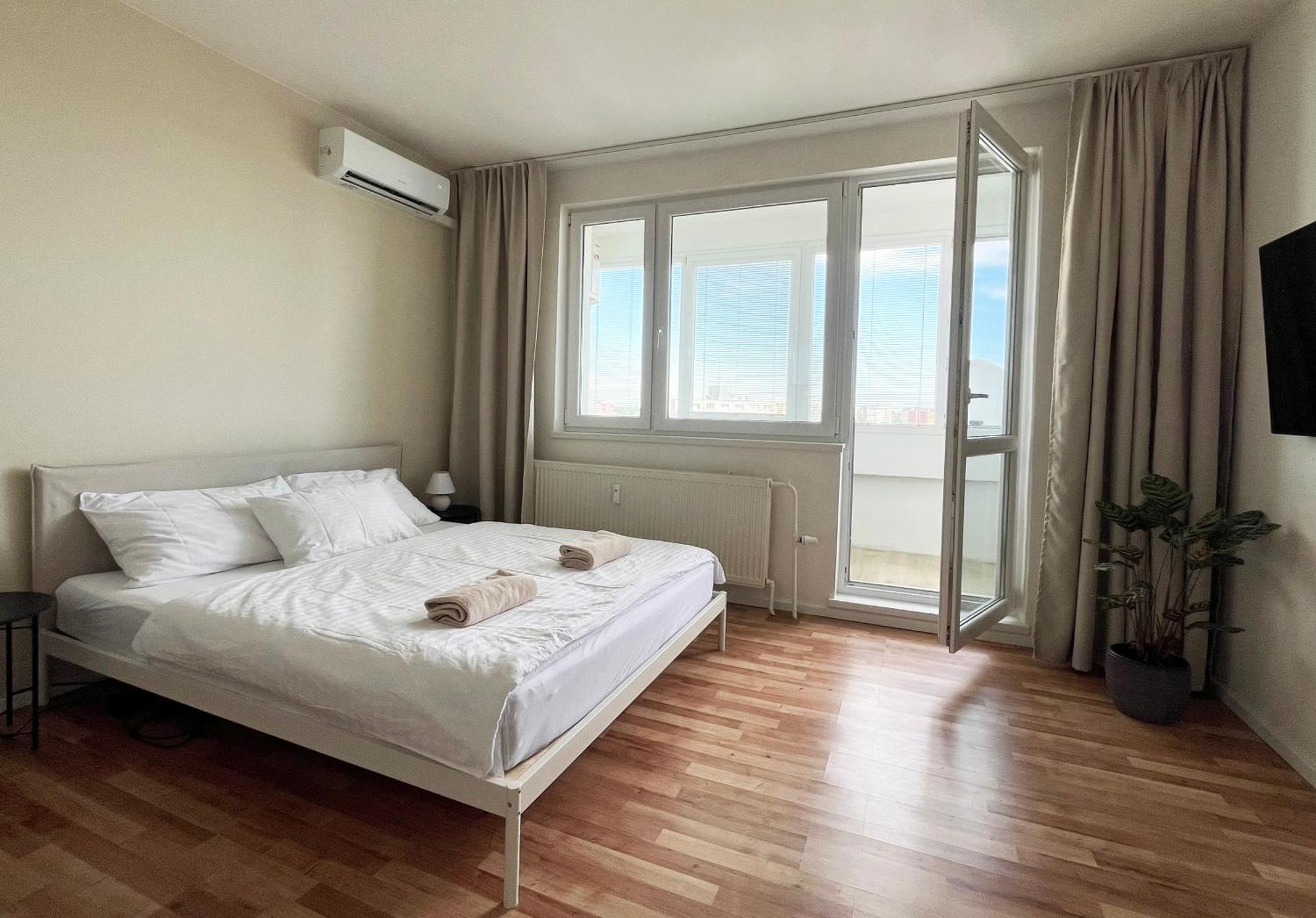 Air-Conditioned Studio, Close To City Centre & Tram Stop Bratislava Ngoại thất bức ảnh