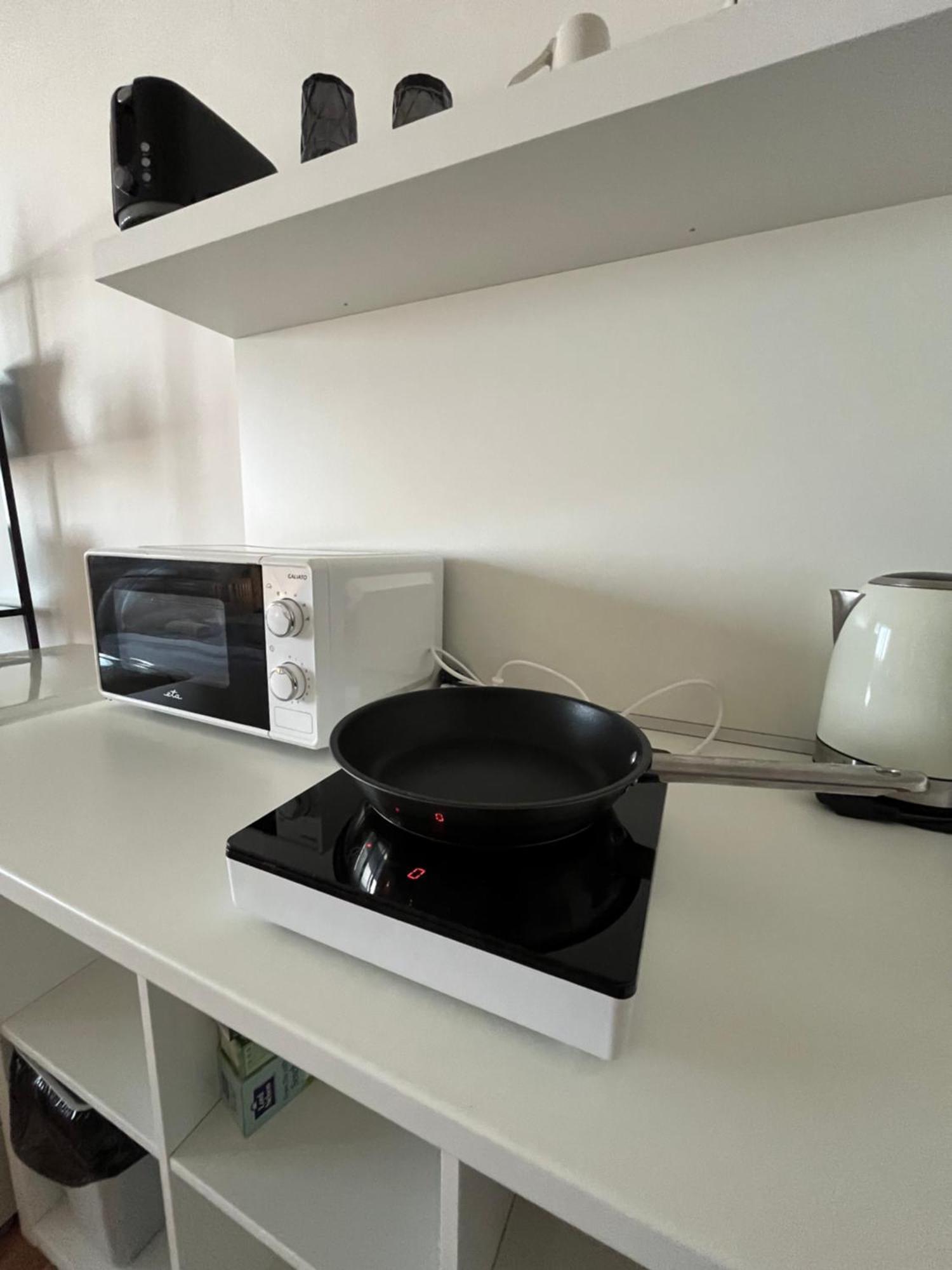 Air-Conditioned Studio, Close To City Centre & Tram Stop Bratislava Ngoại thất bức ảnh